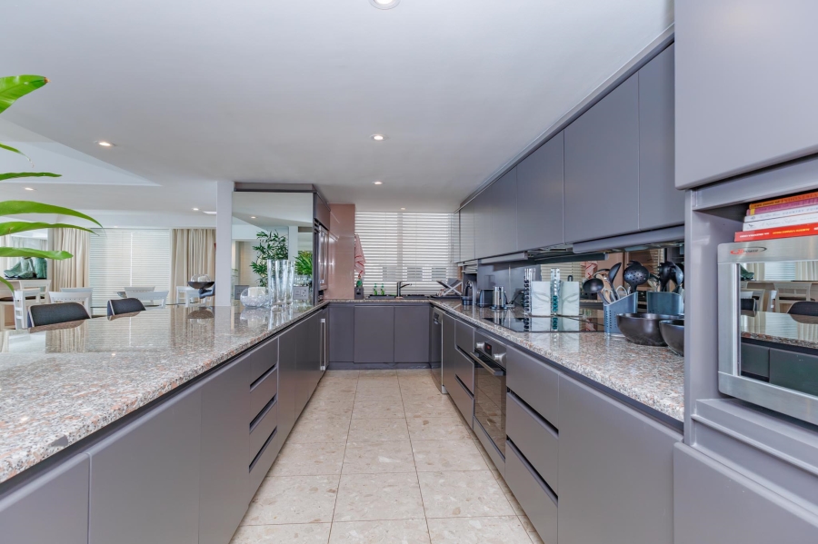 To Let 3 Bedroom Property for Rent in Clifton Western Cape